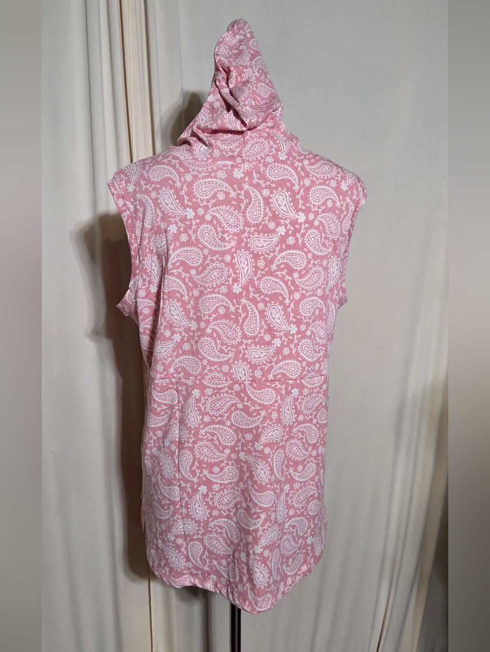 LuLaRoe Pink Paisley Print Sleeveless "Brittany" Hooded Tank Top Size Large NWT - Picture 12 of 13